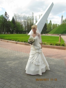 Свадебное платье (оригинальное,недеорого) - Изображение #1, Объявление #306741