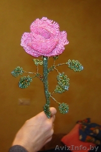 Прекрасная роза из бисера тонкой ручной работы с ажурными листочками, стразами и - Изображение #1, Объявление #805463
