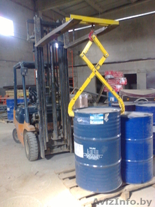    Захват для перемещения 200 литровых бочек