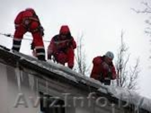 очистка крыш и кровель  от снега наледи сосулек