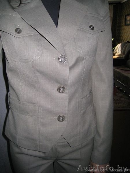 Продам плащ, вечернее платье и 2 костюма (брючный и с сарафаном) - Изображение #2, Объявление #21842